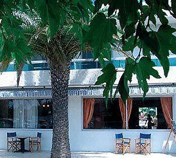 Le Galion Hotel Et Restaurant Canet Plage - Logis Экстерьер фото